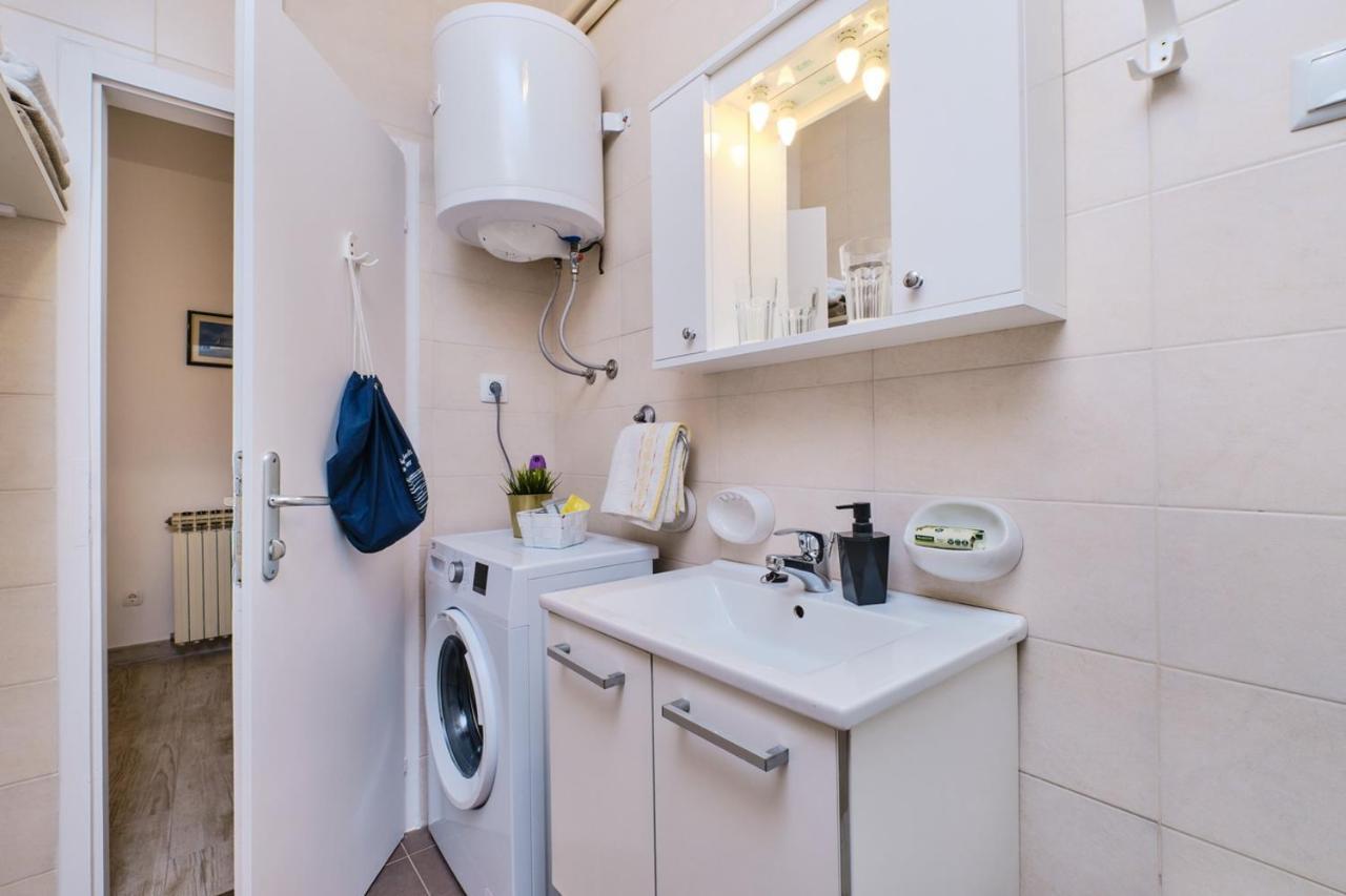 Cappelli Apartments - Losinj มาลีโลชินจ์ ภายนอก รูปภาพ