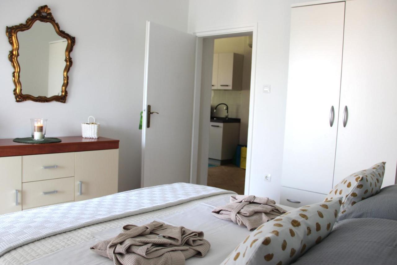 Cappelli Apartments - Losinj มาลีโลชินจ์ ภายนอก รูปภาพ