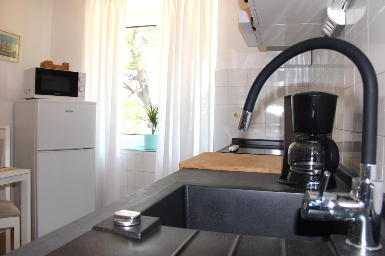 Cappelli Apartments - Losinj มาลีโลชินจ์ ภายนอก รูปภาพ